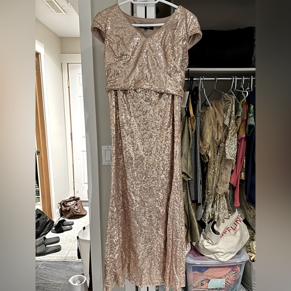 Lulus two piece sequin rose gold set - Picture 1 of 4